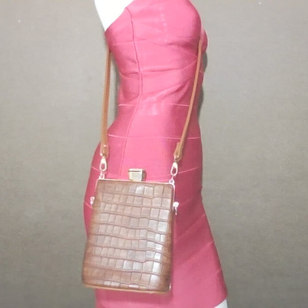 NEW-Elegant Brown Crocodile Pattern Handbag